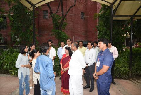 Dr. L. Murugan, Honourable MoS for I&B and Parliamentary Affairs inaugurated the Incubation centre at IIMC
